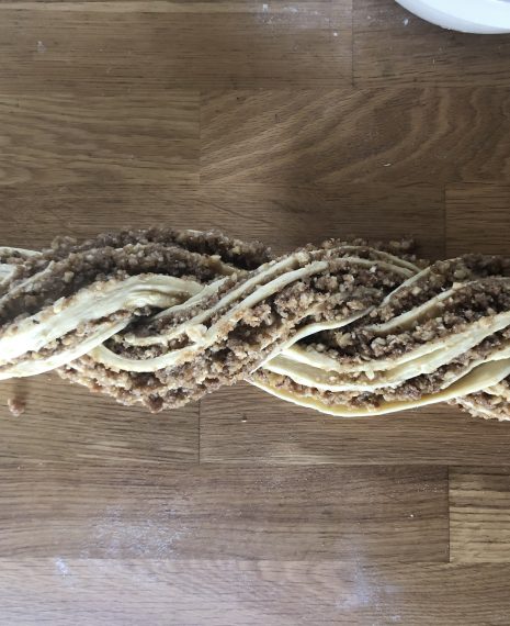 nusszopf plaited loaf